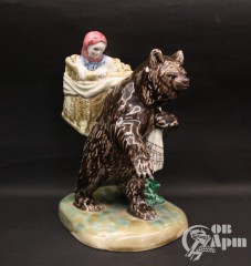 Скульптура "Маша и медведь"